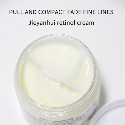 La crema hidratante ácida hialurónica GMPC poner crema facial del retinol del ODM antienvejecedora quita la arruga