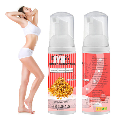 Lavado femenino que hace espuma natural de la balanza pH para picar áreas íntimas